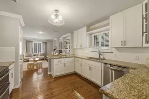 6338 Town Hill Ln, Dallas, TX 75214 - Photo 6