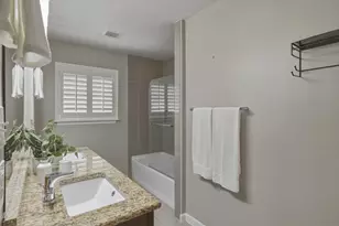 6338 Town Hill Ln, Dallas, TX 75214 - Photo 18