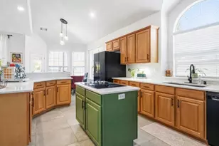 6908 Winthorp Dr, Arlington, TX 76001 - Photo 12