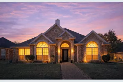6908 Winthorp Drive, Arlington, TX 76001 - Photo 2