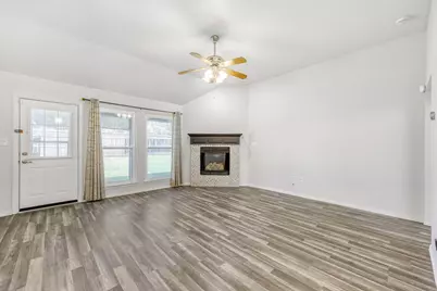 106 S 3rd Avenue, Mansfield, TX 76063 - Photo 6