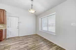 106 S 3rd Ave, Mansfield, TX 76063 - Photo 4