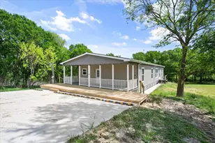 136 SE County Rd 3048, Corsicana, TX 75109 - Photo 1