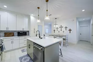 5807 Black Pine Cir, Granbury, TX 76048 - Photo 14