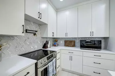 5807 Black Pine Circle, Granbury, TX 76048 - Photo 16