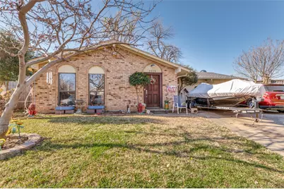 2209 Cecilia Court, Irving, TX 75060 - Photo 2