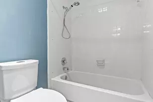 227 Valley Spring Dr, Arlington, TX 76018 - Photo 20