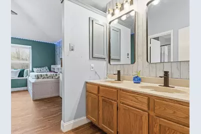 227 Valley Spring Drive, Arlington, TX 76018 - Photo 18