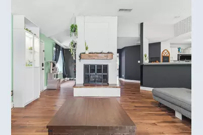 227 Valley Spring Drive, Arlington, TX 76018 - Photo 4