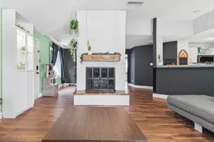 227 Valley Spring Dr, Arlington, TX 76018 - Photo 4