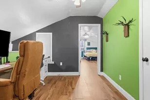 227 Valley Spring Dr, Arlington, TX 76018 - Photo 22