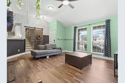 227 Valley Spring Drive, Arlington, TX 76018 - Photo 2