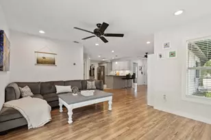 1142 W Clarendon Dr, Dallas, TX 75208 - Photo 16