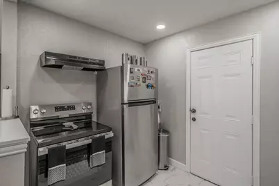 4506 Roberts Avenue, Dallas, TX 75215 - Photo 6