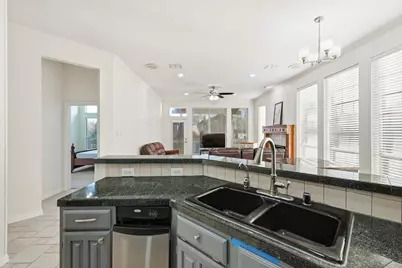 2904 Waterford Drive, Irving, TX 75063 - Photo 8