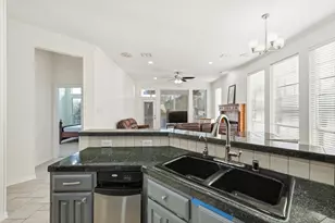 2904 Waterford Dr, Irving, TX 75063 - Photo 8