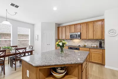 8321 Marsh Street, Lantana, TX 76226 - Photo 14