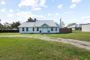 404 Willow Dr, Pottsboro, TX 75076 - Photo 2