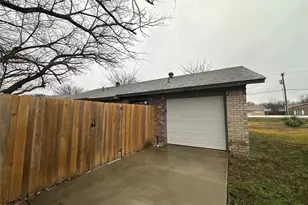 1017 Pleasant Valley Rd, Garland, TX 75040 - Photo 16