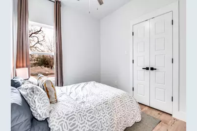 1960 Toronto Street, Dallas, TX 75212 - Photo 18