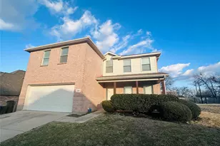 2304 Collington Dr, Roanoke, TX 76262 - Photo 2