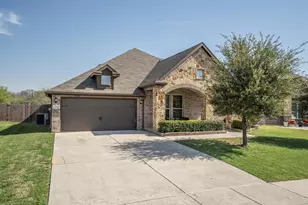204 Ovaletta Dr, Justin, TX 76247 - Photo 4