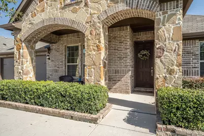 204 Ovaletta Drive, Justin, TX 76247 - Photo 2