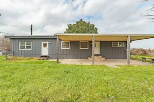 3817 Pecan Valley Ct, Granbury, TX 76048 - Photo 4