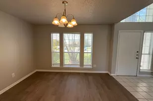 704 Inglewood Trail, DeSoto, TX 75115 - Photo 2