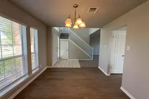 704 Inglewood Trail, DeSoto, TX 75115 - Photo 2