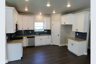 704 E Jefferson Street, Waxahachie, TX 75165 - Photo 8