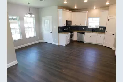 704 E Jefferson Street, Waxahachie, TX 75165 - Photo 6