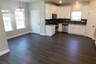 704 E Jefferson St, Waxahachie, TX 75165 - Photo 6