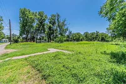 1024 Alvarado Street, Cleburne, TX 76031 - Photo 4