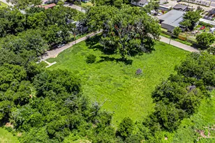 1024 Alvarado St, Cleburne, TX 76031 - Photo 1