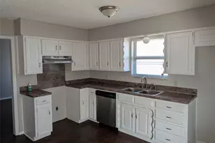 2625 Putnam St, Fort Worth, TX 76112 - Photo 6