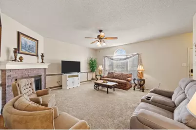 400 Candlestick Trail, Saginaw, TX 76179 - Photo 22