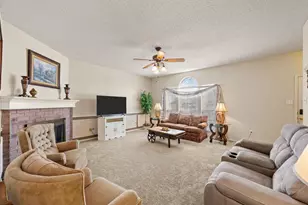 400 Candlestick Trail, Saginaw, TX 76179 - Photo 22