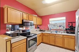 606 W 6th St, Irving, TX 75060 - Photo 16