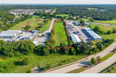 1540 E Renfro Street, Burleson, TX 76028 - Photo 2