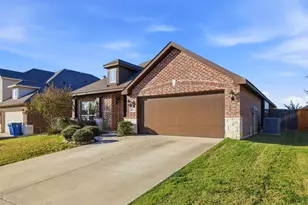 402 Shirley Dr, Alvarado, TX 76009 - Photo 2