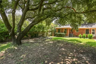 6561 Axton Ln, Dallas, TX 75214 - Photo 36