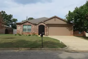1321 Crestview Dr, Denison, TX 75020 - Photo 1