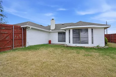 1022 Fairview Court, Mesquite, TX 75181 - Photo 2