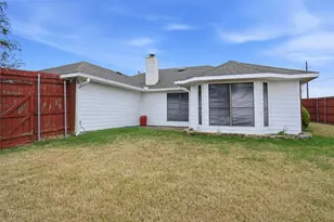 1022 Fairview Ct, Mesquite, TX 75181 - Photo 2