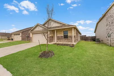 340 Red Rock Trail, Fort Worth, TX 76052 - Photo 2
