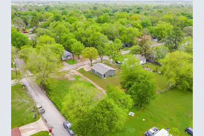 921 W 9th Street, Bonham, TX 75418 - Photo 22