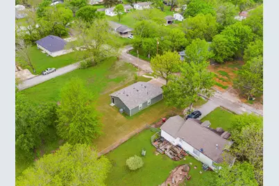 921 W 9th Street, Bonham, TX 75418 - Photo 22