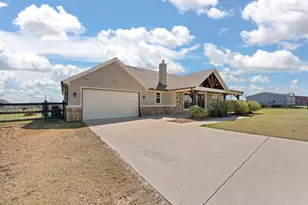6012 Berry Ridge Ln, Joshua, TX 76058 - Photo 2