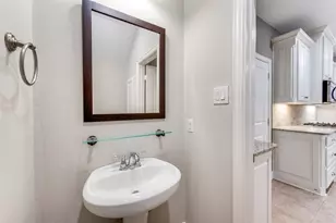 4646 Rhett Ln, Carrollton, TX 75010 - Photo 10